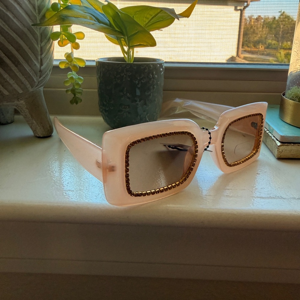 12th Tribe Beige and Glitter Sunglasses with Brown Lenses NWT - Picture 3 of 5